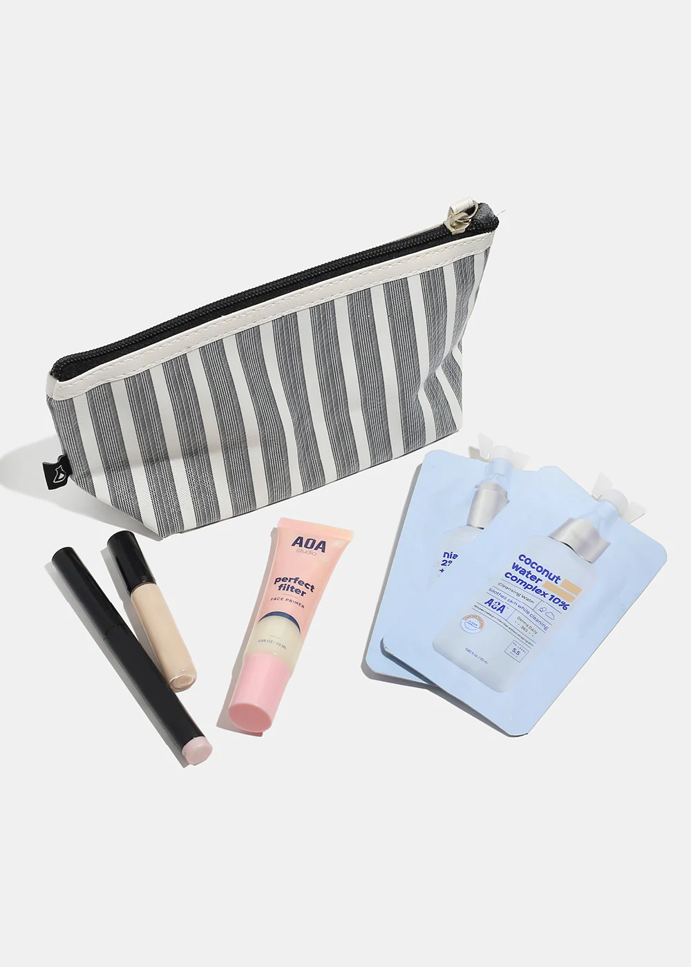 a2o Lab Makeup Pouch - Grey Stripes - Image 4